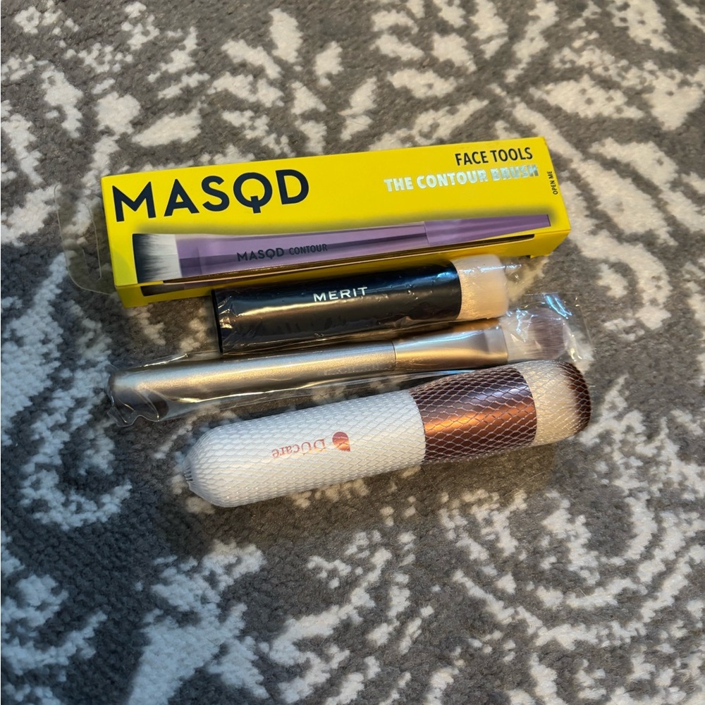 Makeup Brushes - Picture 4 of 4